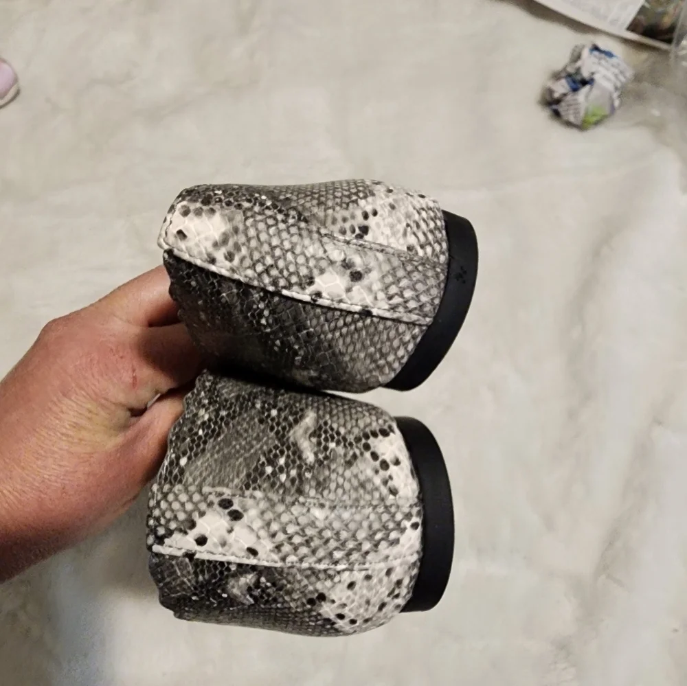 Flat shoes for women size 6.5